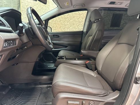 Used 2023 Honda Odyssey EX-L image 16
