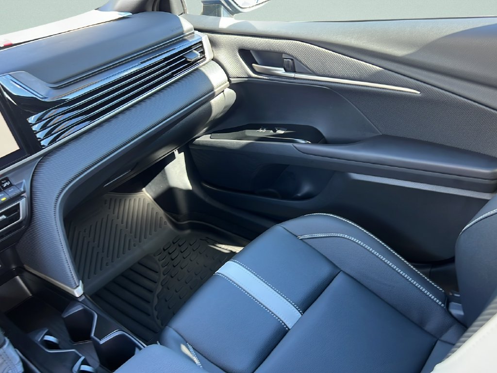 Used 2026 Toyota Camry SE w/ Multimedia Upgrade Package FWD image 12