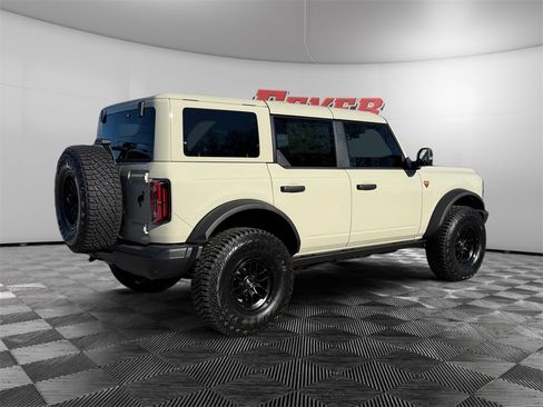 New 2025 Ford Bronco Badlands image 7