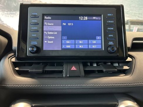 Used 2019 Toyota RAV4 LE image 83
