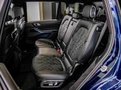 Used 2023 BMW X7 xDrive40i w/ M Sport Package AWD/4WD image 53