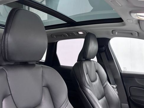 Certified 2024 Volvo XC60 T8 Ultimate AWD/4WD image 19