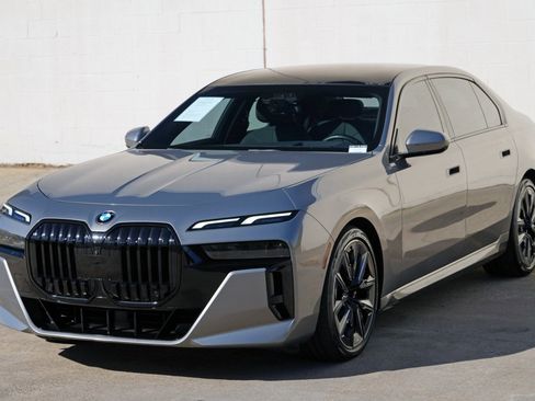 Used 2023 BMW 740i RWD image 60