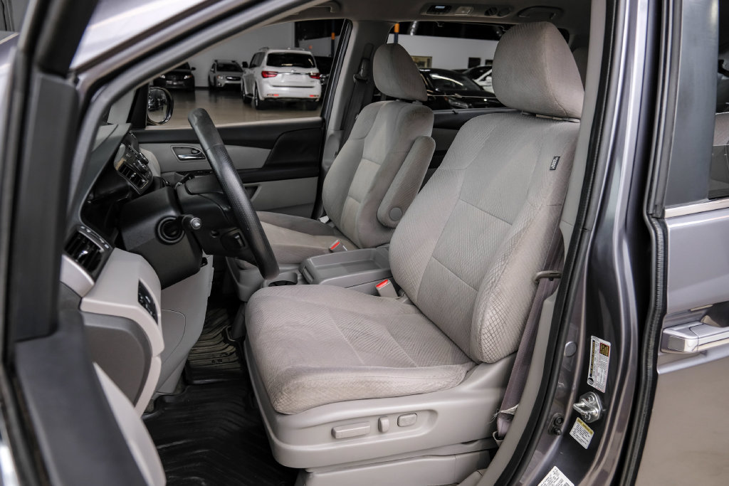 Used 2016 Honda Odyssey SE image 41