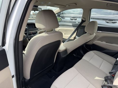 Used 2020 Hyundai Elantra SEL w/ Cargo Package (C1) FWD image 17