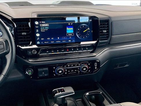 Used 2022 Chevrolet Silverado 1500 ZR2 w/ Technology Package image 5