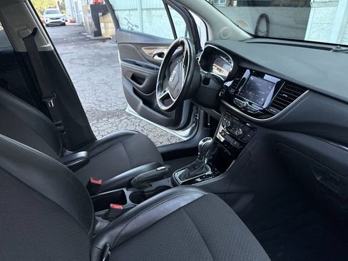 Certified 2022 Buick Encore Preferred AWD/4WD image 35