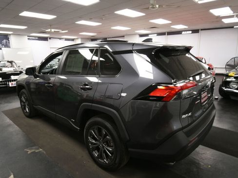 Used 2023 Toyota RAV4 XLE Premium AWD/4WD image 6