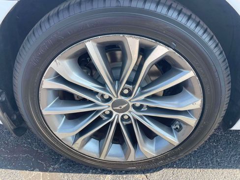Used 2016 Hyundai Genesis 3.8 RWD image 10