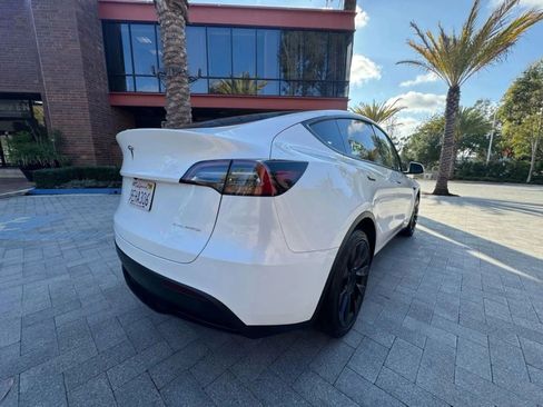 Used 2024 Tesla Model Y Long Range AWD/4WD image 5
