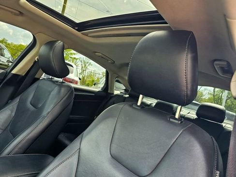 Used 2017 Ford Fusion Titanium image 18