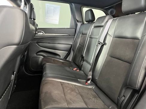 Used 2021 Jeep Grand Cherokee Laredo X AWD/4WD image 39