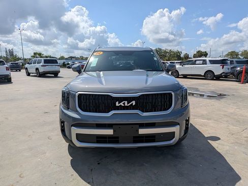 Certified 2023 Kia Telluride EX w/ EX Captain's Chair Package FWD image 3