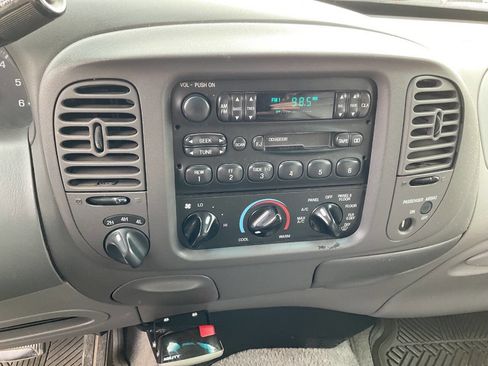 Used 1997 Ford F150 Lariat image 16