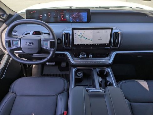 New 2026 Ford Expedition Platinum w/ Stealth Appearance Package AWD/4WD image 21