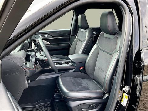 Certified 2025 Ford Explorer ST image 25