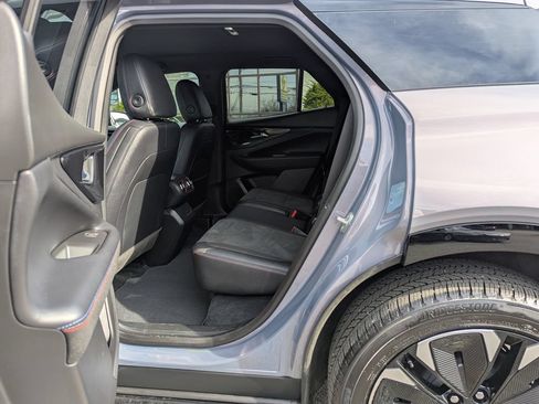 Used 2025 Chevrolet Blazer EV RS AWD/4WD image 40