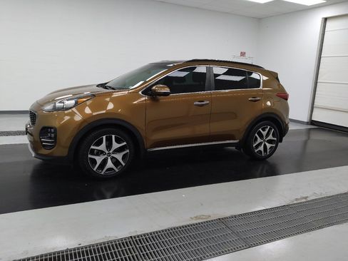 Used 2018 Kia Sportage SX image 2