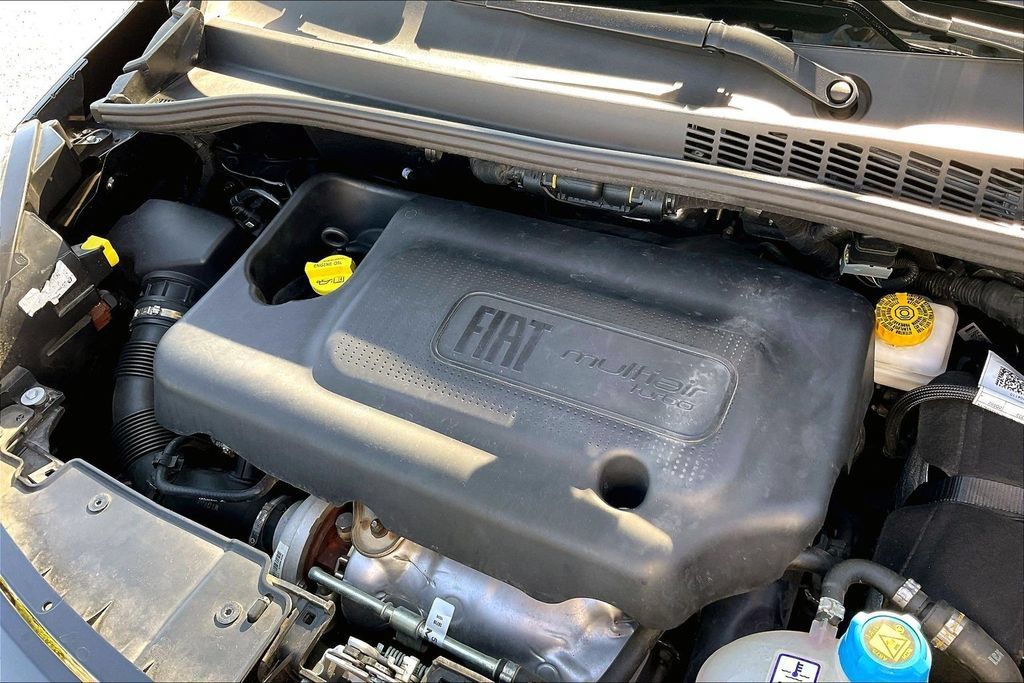 Used 2019 FIAT 500L Trekking FWD image 30