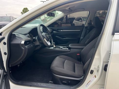 Used 2023 Nissan Altima 2.5 SV FWD image 21