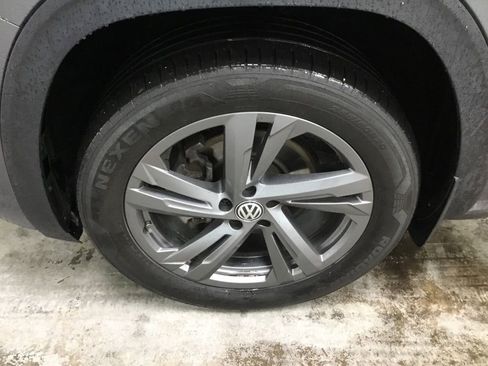 Used 2024 Volkswagen Atlas Cross Sport SEL R-Line AWD/4WD image 4