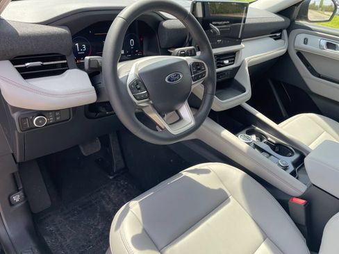 New 2026 Ford Explorer Active w/ Active Comfort Package AWD/4WD image 6
