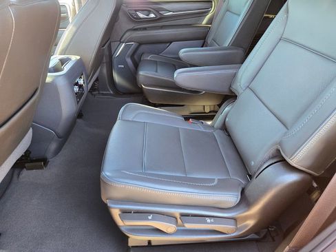 Used 2024 GMC Yukon Denali image 13