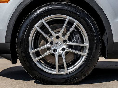 Certified 2026 Porsche Cayenne Coupe image 15