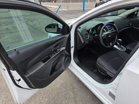 Used 2016 Chevrolet Cruze LT image 14