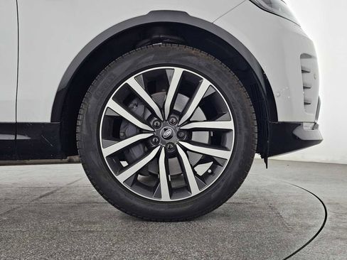 Used 2023 Land Rover Discovery HSE R-Dynamic image 9