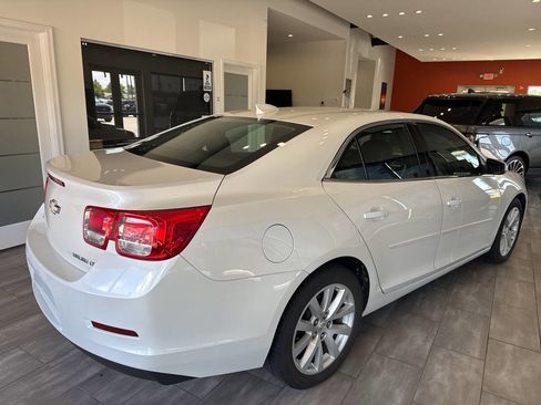 Used 2015 Chevrolet Malibu LT w/ Leather Package FWD image 10