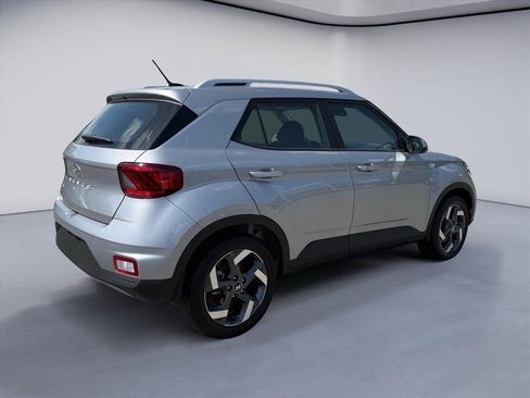 New 2026 Hyundai Venue SEL FWD image 5