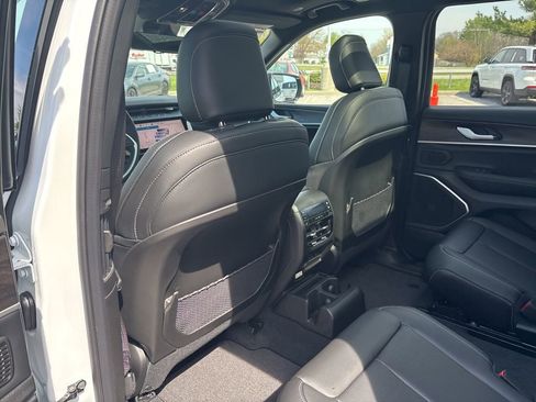 New 2026 Jeep Grand Cherokee L Limited AWD/4WD image 41