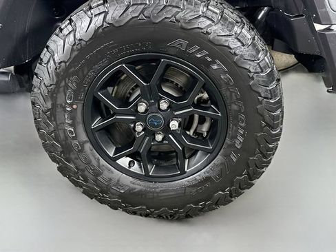 Used 2024 Jeep Wrangler Unlimited AWD/4WD image 30