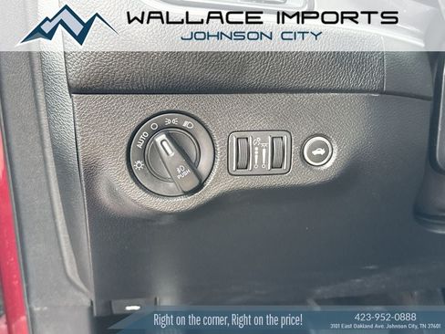 Used 2020 Dodge Challenger SXT w/ Blacktop Package RWD image 31