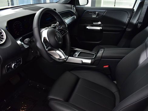 Certified 2025 Mercedes-Benz GLB 250 4MATIC image 14