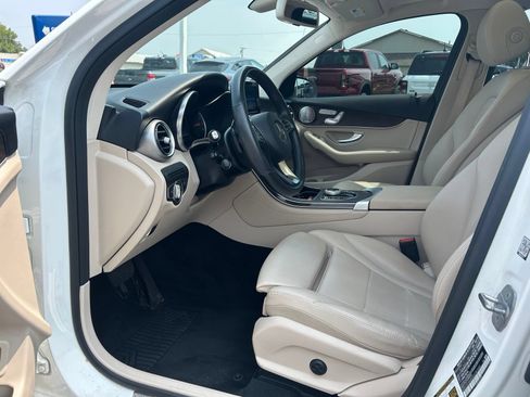 Used 2019 Mercedes-Benz GLC 300 4MATIC image 10