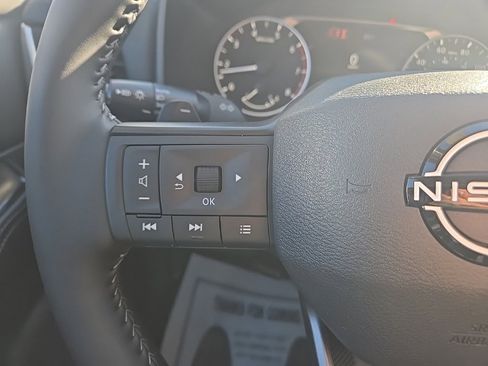 New 2026 Nissan Pathfinder SL image 16