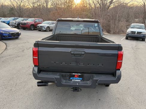 Used 2025 Toyota Tacoma SR5 image 4