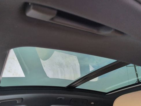 Used 2023 Porsche Macan Turbo image 19