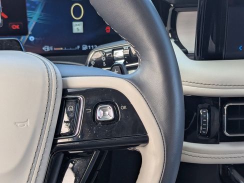 Used 2025 Lincoln Aviator Reserve w/ Illumination Package image 26