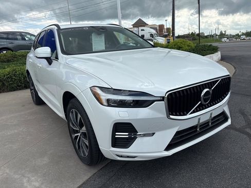 Certified 2023 Volvo XC60 B5 Core w/ Climate Package AWD/4WD image 4