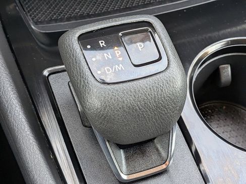 Used 2023 Nissan Rogue S FWD image 18
