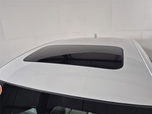 Used 2025 Honda Accord EX-L image 12