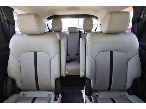 Used 2025 MAZDA CX-90 3.3 Turbo w/ Preferred Package image 11