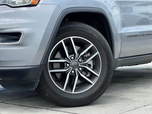 Used 2021 Jeep Grand Cherokee Limited AWD/4WD image 2