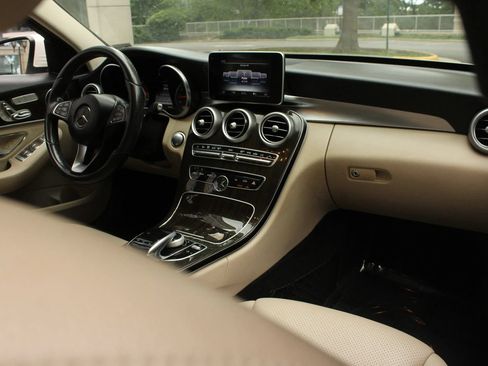 Used 2015 Mercedes-Benz C 300 4MATIC Sedan image 24
