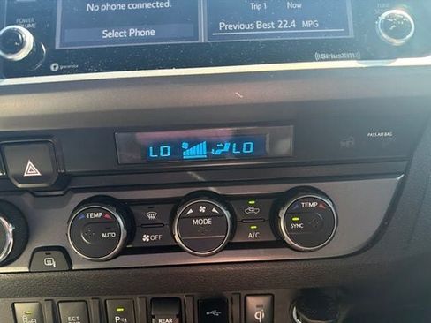 Certified 2023 Toyota Tacoma TRD Off-Road w/ Technology Package AWD/4WD image 13