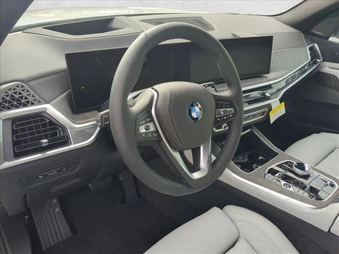 New 2026 BMW X5 xDrive50e w/ Executive Package image 3