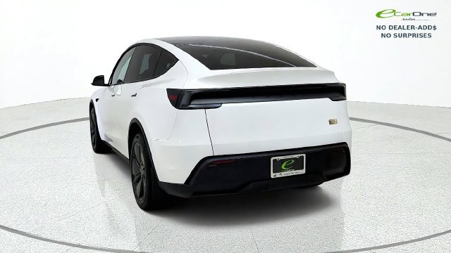 Used 2026 Tesla Model Y 2WD image 6